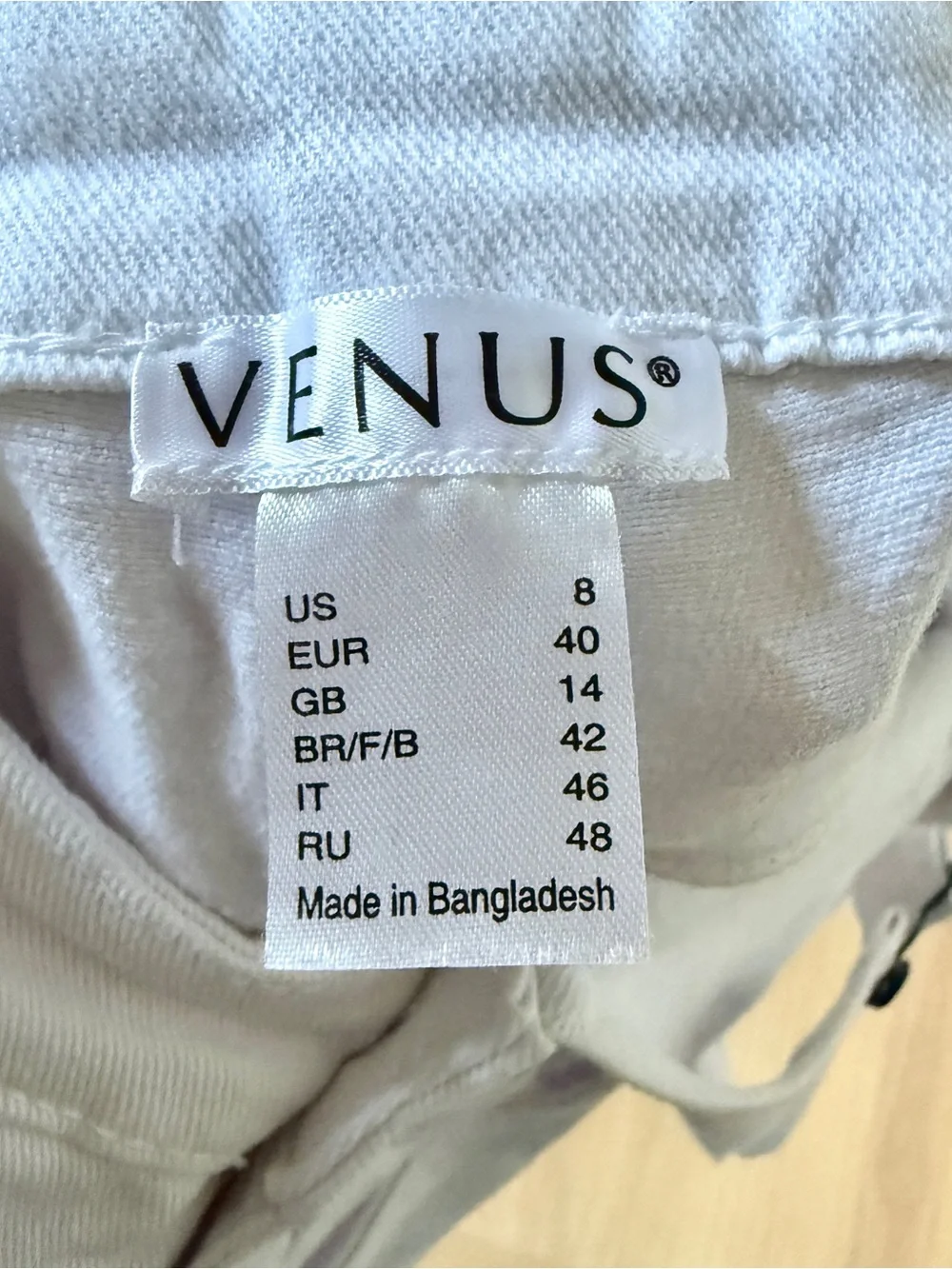 VENUS distressed white
